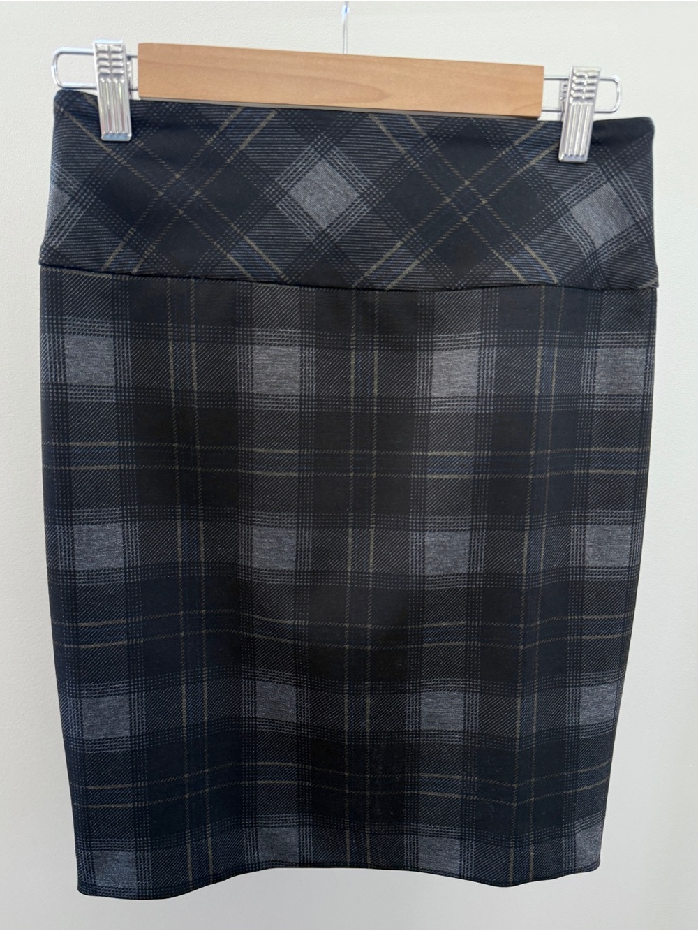 UP! Luxury Collection Preston Pencil Skirt - Size 0 - Picture 7 of 10